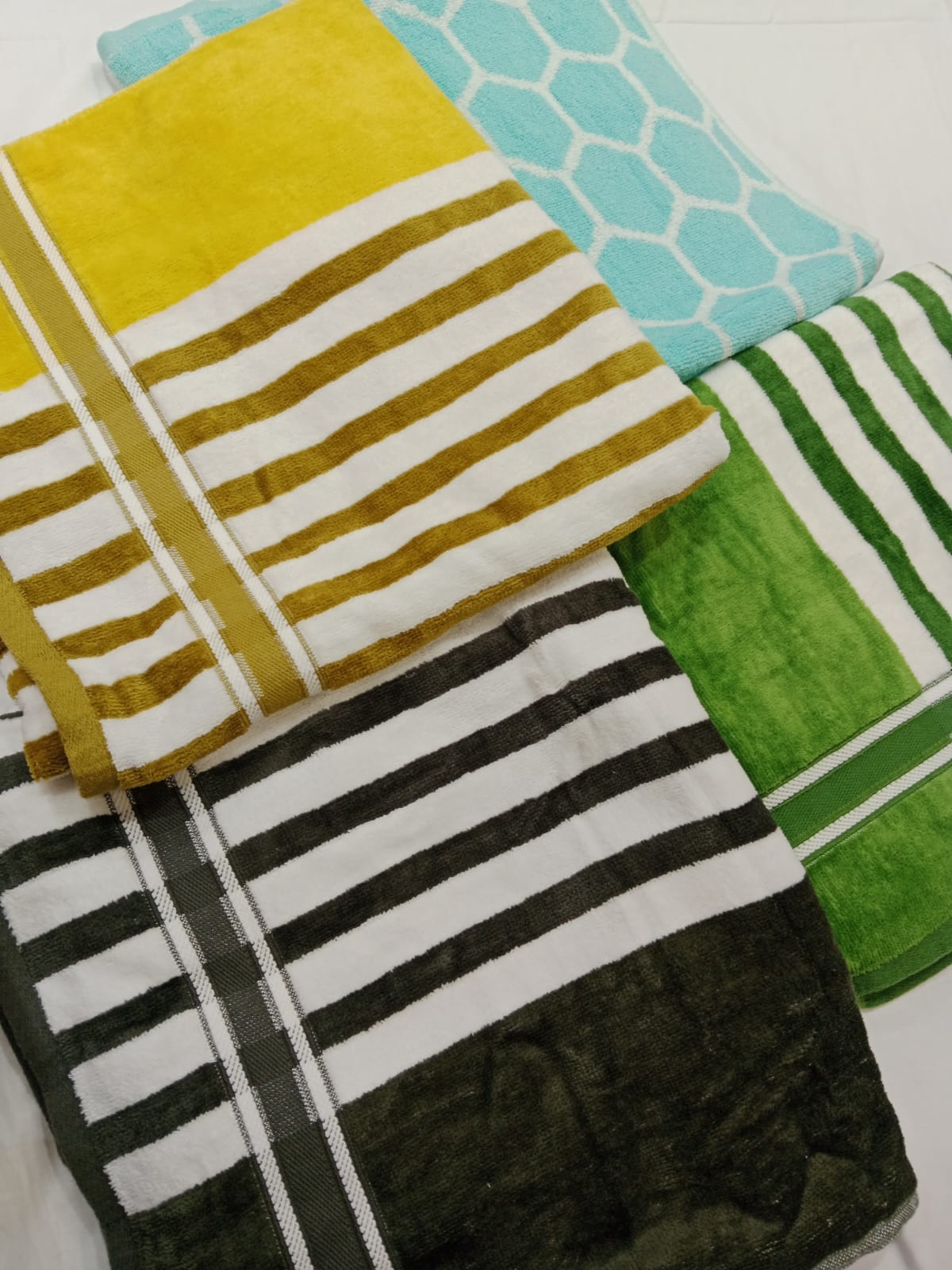 Vibrant Striped Cotton Bath Towel Soft, Absorbent & Quick Dry