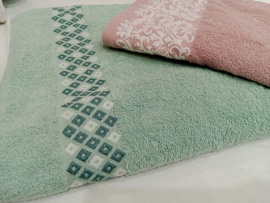 Soft & Stylish Cotton Bath Towels Fast Dry & Elegant Design